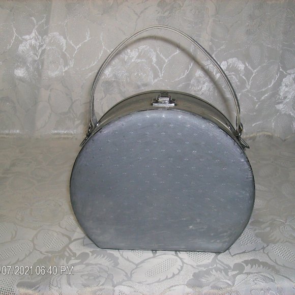 Silver Make Up Box - Picture 1 of 6